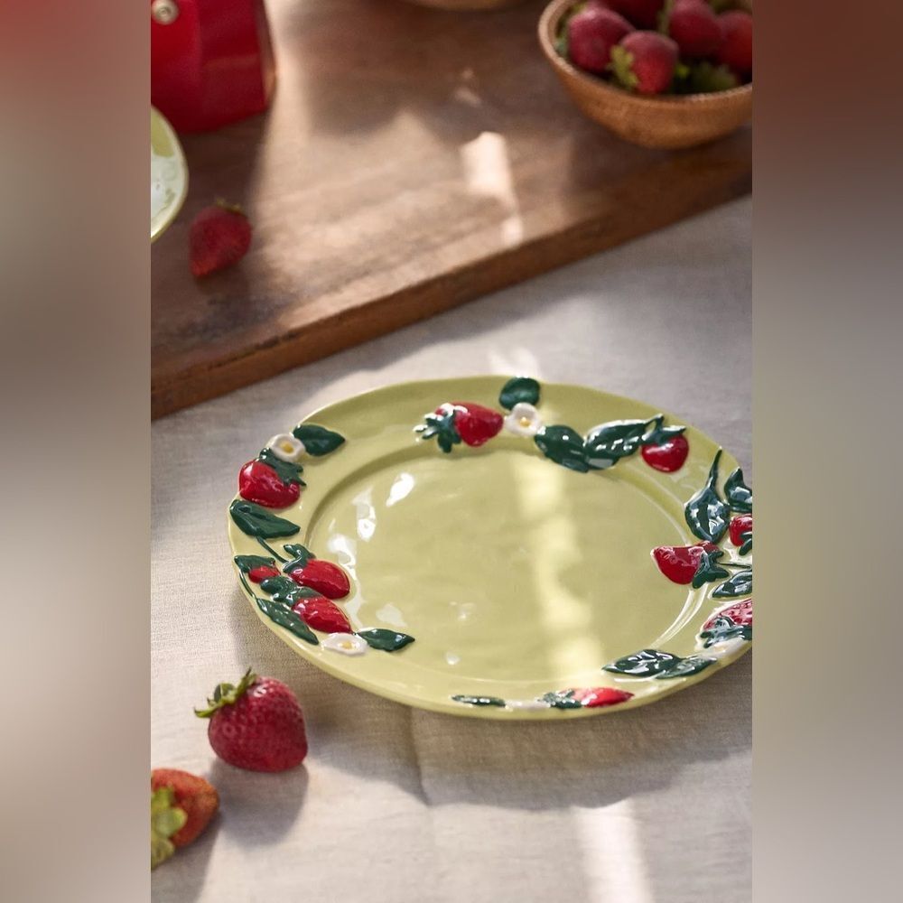 ❤️NWT Anthropologie Strawberry Design Dessert Plate - Picture 5 of 5